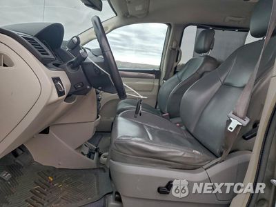 Zdjęcie 7 z 13 samochodu: 2010 VOLKSWAGEN ROUTAN SE VIN:2V4RW3D19AR295848 - miniatura
