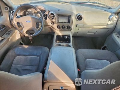 Zdjęcie 8 z 12 samochodu: 2006 FORD EXPEDITION XLT VIN:1FMPU16596LA43878 - miniatura