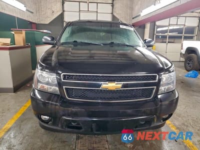 Piąte zdjęcie samochodu w środku: 2012 CHEVROLET TAHOE K1500 LT VIN:1GNSKBE06CR317991 - miniatura