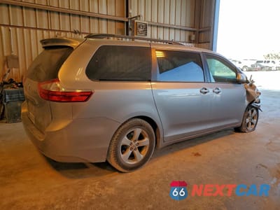 Trzecie zdjęcie samochodu z tyłu: 2017 TOYOTA SIENNA LE VIN:5TDKZ3DC1HS862544 - miniatura