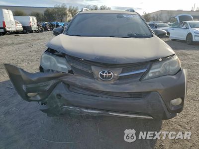 Piąte zdjęcie samochodu w środku: 2014 TOYOTA RAV4 XLE VIN:2T3WFREV2EW100217 - miniatura