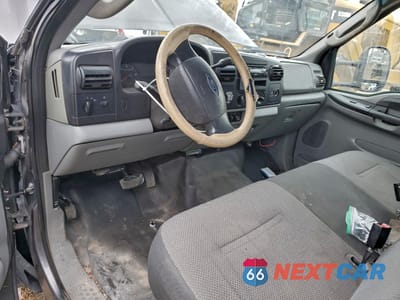 Zdjęcie 8 z 14 samochodu: 2007 FORD F350 SUPER DUTY VIN:1FDWF36Y87EA48023 - miniatura