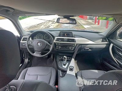 Zdjęcie 9 z 15 samochodu: 2018 BMW 320 I VIN:WBA8E1G50JNU91361 - miniatura