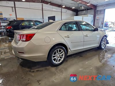 Trzecie zdjęcie samochodu z tyłu: 2016 CHEVROLET MALIBU LIMITED LT VIN:1G11C5SA2GF144194 - miniatura