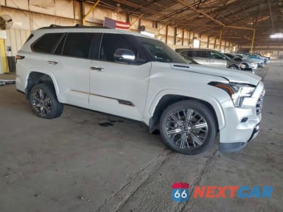 Czwarte zdjęcie samochodu z boku: 2024 TOYOTA SEQUOIA CAPSTONE VIN:7SVAAABA7RX032550 - miniatura