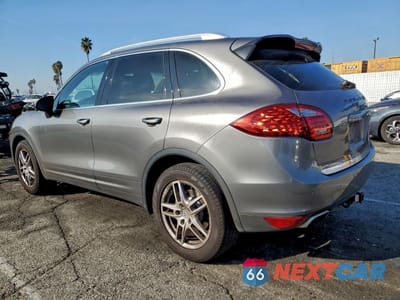 Drugie zdjęcie samochodu z przodu: 2012 PORSCHE CAYENNE VIN:WP1AA2A22CLA01343 - miniatura