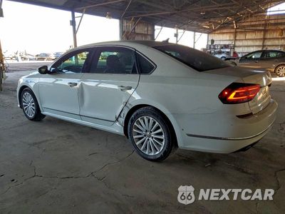 Trzecie zdjęcie samochodu z tyłu: 2017 VOLKSWAGEN PASSAT SE VIN:1VWBT7A37HC076923 - miniatura