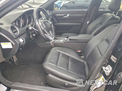 Zdjęcie 7 z 14 samochodu: 2013 MERCEDES-BENZ C 250 VIN:WDDGF4HB3DA860202 - miniatura