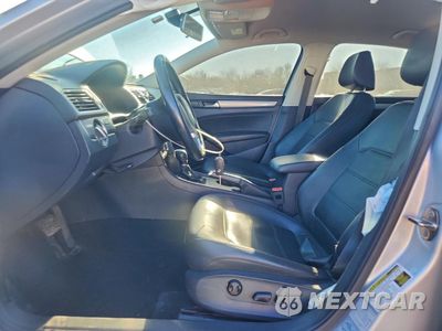 Zdjęcie 7 z 14 samochodu: 2015 VOLKSWAGEN PASSAT S VIN:1VWAT7A32FC114504 - miniatura
