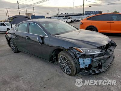 Czwarte zdjęcie samochodu z boku: 2025 LEXUS ES 300H BASE VIN:58ADA1C13SU057088 - miniatura