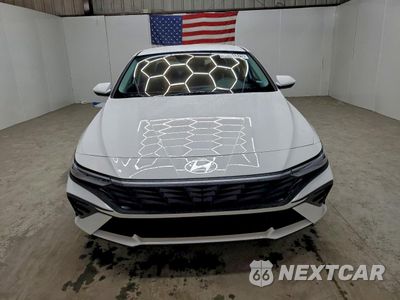 Piąte zdjęcie samochodu w środku: 2026 HYUNDAI ELANTRA BLUE VIN:KMHLM4DJ7TU184177 - miniatura