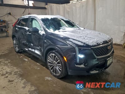 Czwarte zdjęcie samochodu z boku: 2024 CADILLAC XT4 PREMIUM LUXURY VIN:1GYFZCR45RF100347 - miniatura