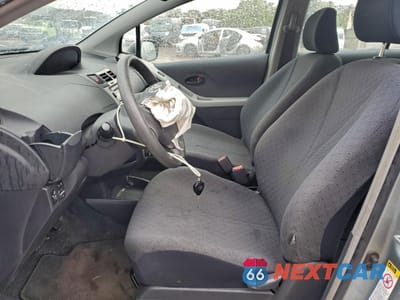 Zdjęcie 7 z 13 samochodu: 2010 TOYOTA YARIS VIN:JTDKT4K35A5300975 - miniatura