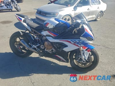 Czwarte zdjęcie samochodu z boku: 2021 BMW S 1000 RR VIN:WB10E2309M6D45040 - miniatura
