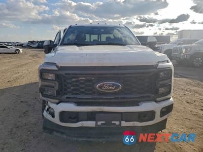 Piąte zdjęcie samochodu w środku: 2023 FORD F250 SUPER DUTY VIN:1FT8W2BM7PEC41600 - miniatura