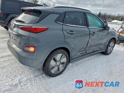 Trzecie zdjęcie samochodu z tyłu: 2021 HYUNDAI KONA LIMITED VIN:KM8K33AG3MU126120 - miniatura