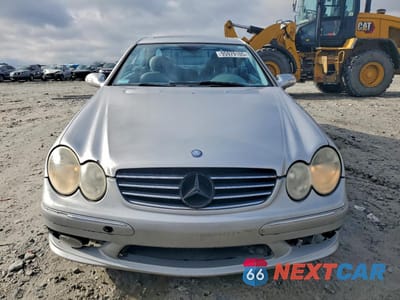 Piąte zdjęcie samochodu w środku: 2004 MERCEDES-BENZ CLK 500 VIN:WDBTJ75J94F068190 - miniatura