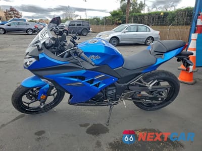 Trzecie zdjęcie samochodu z tyłu: 2017 KAWASAKI EX300 B VIN:JKAEX8B10HDA38058 - miniatura