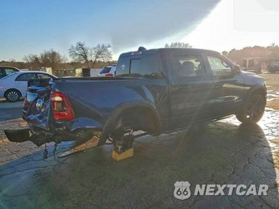 Trzecie zdjęcie samochodu z tyłu: 2024 RAM 1500 LARAMIE VIN:1C6SRFJT7RN110951 - miniatura
