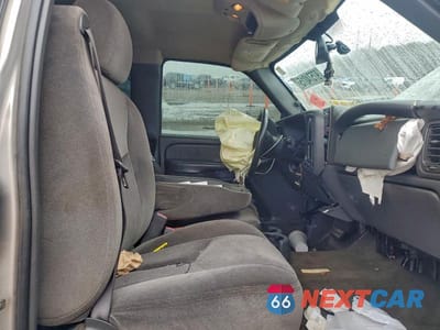 Zdjęcie 7 z 12 samochodu: 2005 GMC NEW SIERRA C1500 VIN:2GTEC19VX51174557 - miniatura