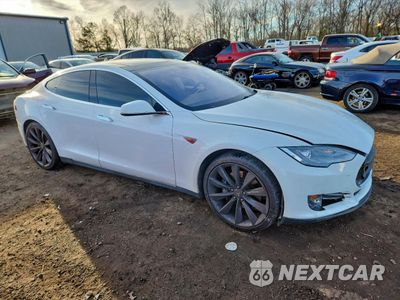 Czwarte zdjęcie samochodu z boku: 2013 TESLA MODEL S VIN:5YJSA1DP7DFP16453 - miniatura