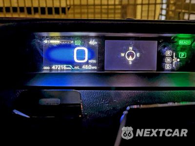 Zdjęcie 8 z 10 samochodu: 2017 TOYOTA PRIUS VIN:JTDKARFU7H3537964 - miniatura