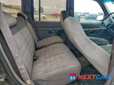 Zdjęcie 10 z 11 samochodu: 1996 FORD EXPLORER VIN:1FMDU32X4TUA07723 - miniatura