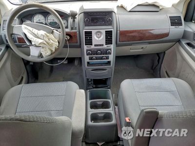 Zdjęcie 8 z 15 samochodu: 2010 CHRYSLER TOWN & COUNTRY LX VIN:2A4RR4DE0AR203885 - miniatura