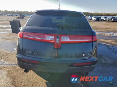 Zdjęcie 6 z 13 samochodu: 2015 LINCOLN MKT VIN:2LMHJ5NK0FBL04640 - miniatura