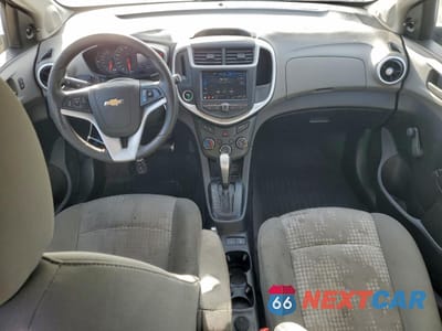 Zdjęcie 8 z 12 samochodu: 2019 CHEVROLET SONIC VIN:1G1JG6SBXK4127165 - miniatura