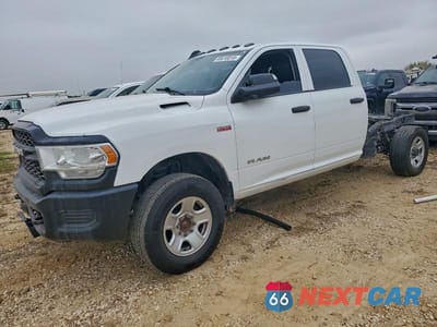 2020 RAM 2500 4WD V8 CREW CAB 6.4L 3C6UR5HJ0LG111432 - główne zdjęcie licytacji z USA - miniatura