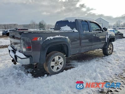 Trzecie zdjęcie samochodu z tyłu: 2011 GMC SIERRA K1500 SLT VIN:1GTR2WE3XBZ332792 - miniatura