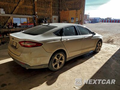 Trzecie zdjęcie samochodu z tyłu: 2014 FORD FUSION S VIN:1FA6P0G77E5375022 - miniatura