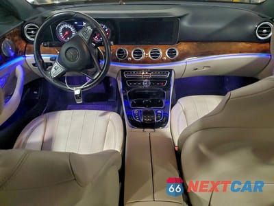 Zdjęcie 8 z 12 samochodu: 2017 MERCEDES-BENZ E 300 4MATIC VIN:WDDZF4KB7HA025467 - miniatura