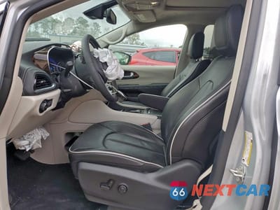 Zdjęcie 7 z 12 samochodu: 2023 CHRYSLER PACIFICA LIMITED VIN:2C4RC1GG9PR597768 - miniatura