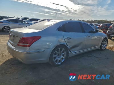 Trzecie zdjęcie samochodu z tyłu: 2011 HYUNDAI EQUUS SIGNATURE VIN:KMHGH4JF2BU029976 - miniatura