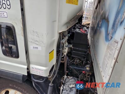 Zdjęcie 11 z 12 samochodu: 2018 ISUZU NPR BOX TRUCK VIN:JALC4W169J7009780 - miniatura