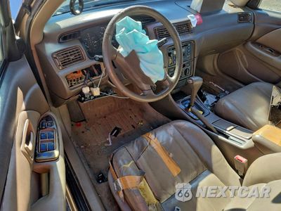 Zdjęcie 8 z 12 samochodu: 1999 TOYOTA CAMRY LE VIN:JT2BF28K2X0184935 - miniatura