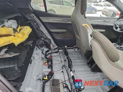 Zdjęcie 10 z 12 samochodu: 2025 VOLVO EX30 PLUS VIN:YV4EK3ZK3SS111183 - miniatura
