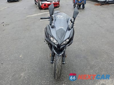 Drugie zdjęcie samochodu z przodu: 2025 KAWASAKI EX650 R VIN:ML5EXER11SDAD7704 - miniatura