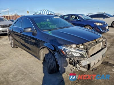 Czwarte zdjęcie samochodu z boku: 2019 MERCEDES-BENZ CLA 250 VIN:WDDSJ4EB4KN772245 - miniatura