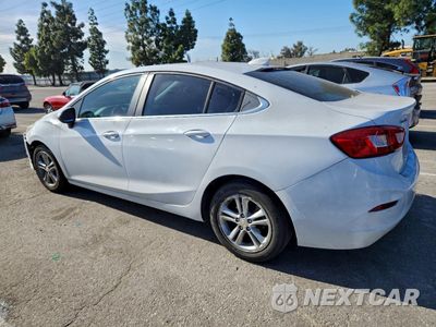 Drugie zdjęcie samochodu z przodu: 2018 CHEVROLET CRUZE LT VIN:1G1BE5SM6J7243949 - miniatura
