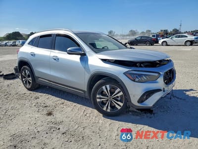Czwarte zdjęcie samochodu z boku: 2025 MERCEDES-BENZ GLA 250 VIN:W1N4N4GB1SJ679817 - miniatura