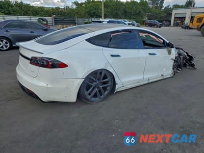 Trzecie zdjęcie samochodu z tyłu: 2022 TESLA MODEL S VIN:5YJSA1E61NF460155 - miniatura