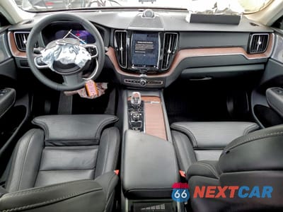 Zdjęcie 8 z 14 samochodu: 2023 VOLVO XC60 ULTIMATE VIN:YV4L12RA2P1392899 - miniatura