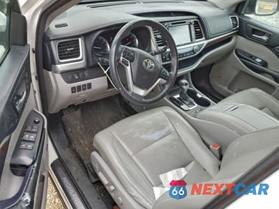 Zdjęcie 8 z 13 samochodu: 2015 TOYOTA HIGHLANDER LIMITED VIN:5TDDKRFH7FS150304 - miniatura
