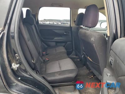 Zdjęcie 11 z 14 samochodu: 2018 MITSUBISHI OUTLANDER ES VIN:JA4AD2A32JZ003602 - miniatura