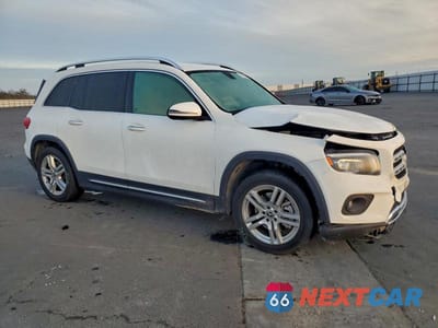 Czwarte zdjęcie samochodu z boku: 2020 MERCEDES-BENZ GLB 250 VIN:W1N4M4GB7LW023452 - miniatura