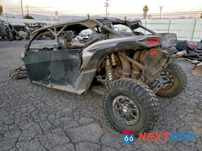 Trzecie zdjęcie samochodu z tyłu: 2018 CAN-AM MAVERICK X3 MAX X DS TURBO R VIN:3JBVEAW29JK000128 - miniatura