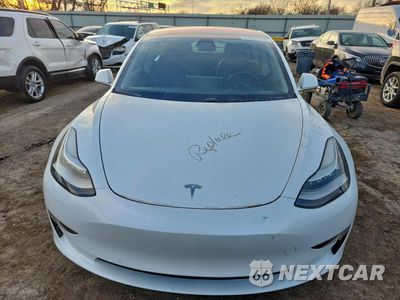Piąte zdjęcie samochodu w środku: 2018 TESLA MODEL 3 VIN:5YJ3E1EA4JF026268 - miniatura